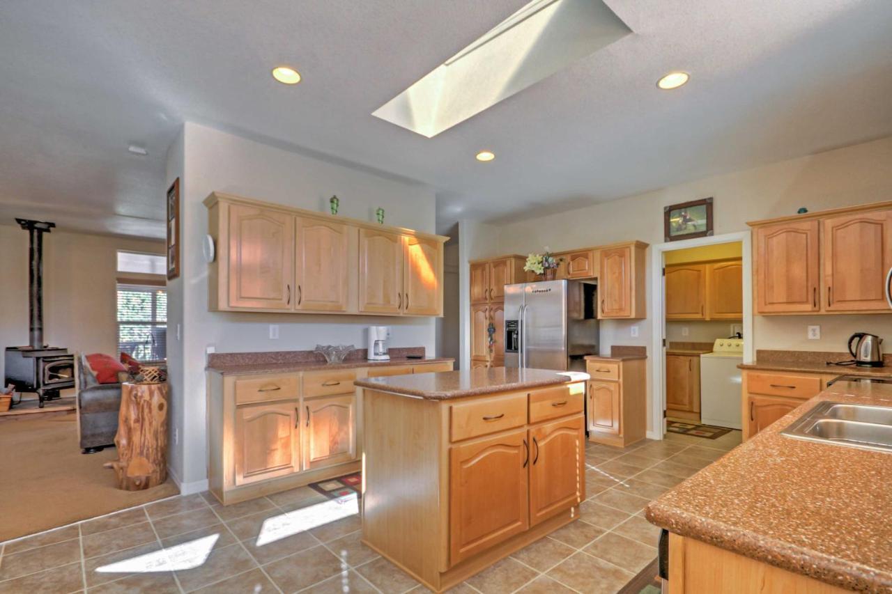 Beautiful Kanab Home With Yard - Walk To Restaurants Exterior photo
